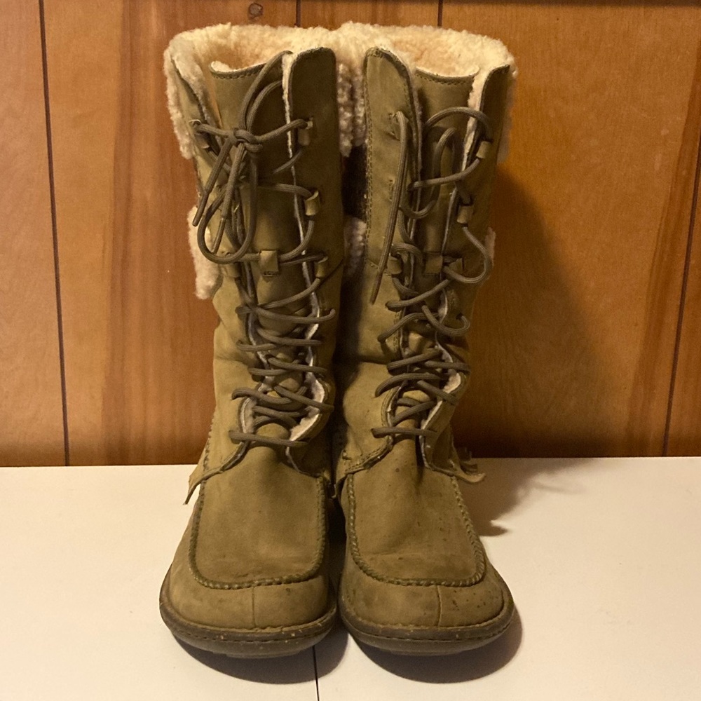 UGG boots - Picture 2 of 8